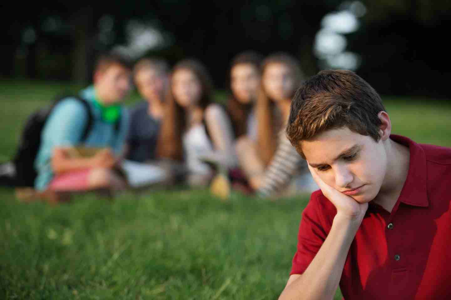 مبانی نظری حساسیت نسبت به طرد